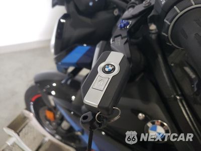 Zdjęcie 8 z 10 samochodu: 2024 BMW M 1000 R VIN:WB10E8307R6J53364 - miniatura