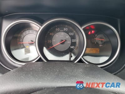 Zdjęcie 9 z 14 samochodu: 2008 NISSAN VERSA S VIN:3N1BC13E38L370972 - miniatura