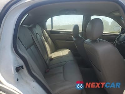 Zdjęcie 10 z 12 samochodu: 2008 LINCOLN TOWN CAR SIGNATURE LIMITED VIN:2LNHM82V28X652142 - miniatura
