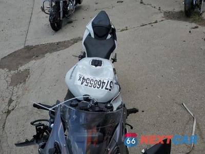 Piąte zdjęcie samochodu w środku: 2024 KAWASAKI ZX636 K VIN:JKBZXJK18RA002073 - miniatura