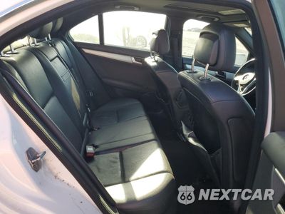 Zdjęcie 10 z 12 samochodu: 2014 MERCEDES-BENZ C 250 VIN:WDDGF4HB2ER310671 - miniatura