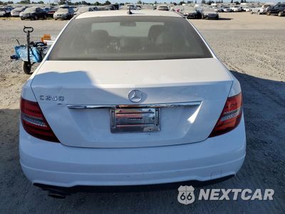 Zdjęcie 6 z 12 samochodu: 2014 MERCEDES-BENZ C 250 VIN:WDDGF4HB2ER310671 - miniatura