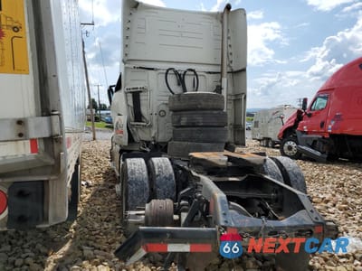 Zdjęcie 9 z 10 samochodu: 2019 VOLVO VN VNL VIN:4V4NC9EH8KN193587 - miniatura