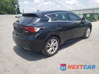 Trzecie zdjęcie samochodu z tyłu: 2018 INFINITI QX30 BASE VIN:SJKCH5CP1JA059000 - miniatura
