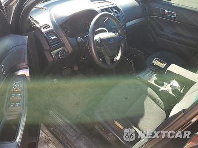 Zdjęcie 8 z 14 samochodu: 2016 FORD EXPLORER POLICE INTERCEPTOR VIN:1FM5K8AR2GGB54069 - miniatura