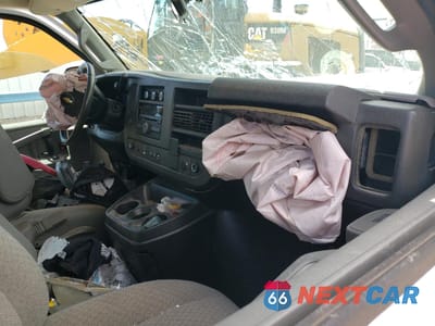 Zdjęcie 8 z 12 samochodu: 2020 CHEVROLET EXPRESS G3500 VIN:1GB0GRFP6L1254626 - miniatura