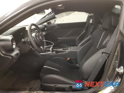 Zdjęcie 7 z 12 samochodu: 2024 TOYOTA GR 86 PREMIUM VIN:JF1ZNBE15R8753579 - miniatura
