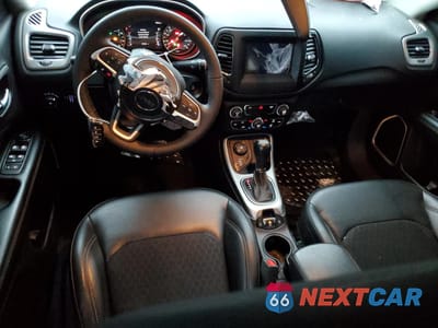 Zdjęcie 8 z 14 samochodu: 2019 JEEP COMPASS LATITUDE VIN:3C4NJDBB5KT595460 - miniatura