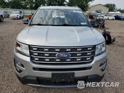 Piąte zdjęcie samochodu w środku: 2017 FORD EXPLORER XLT VIN:1FM5K8D84HGD47344 - miniatura