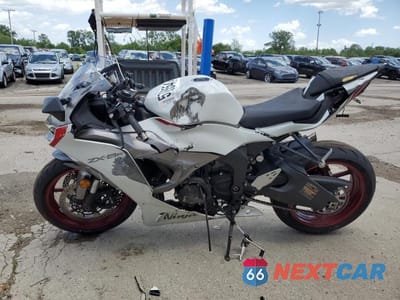 Trzecie zdjęcie samochodu z tyłu: 2024 KAWASAKI ZX636 K VIN:JKBZXJK18RA002073 - miniatura
