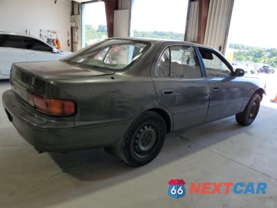 Trzecie zdjęcie samochodu z tyłu: 1995 TOYOTA CAMRY LE VIN:4T1GK12E1SU858379 - miniatura