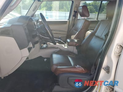 Zdjęcie 7 z 13 samochodu: 2007 JEEP COMMANDER LIMITED VIN:1J8HH58P07C519108 - miniatura