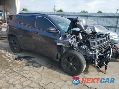 Czwarte zdjęcie samochodu z boku: 2019 JEEP COMPASS LATITUDE VIN:3C4NJDBB5KT595460 - miniatura