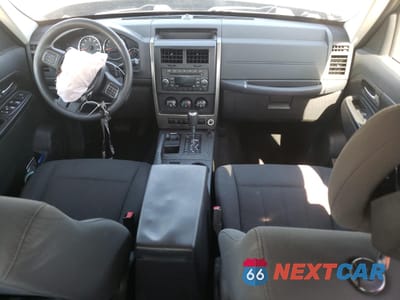 Zdjęcie 8 z 13 samochodu: 2012 JEEP LIBERTY SPORT VIN:1C4PJMAK2CW168517 - miniatura