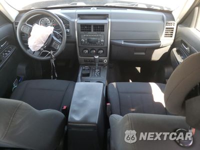 Zdjęcie 8 z 13 samochodu: 2012 JEEP LIBERTY SPORT VIN:1C4PJMAK2CW168517 - miniatura