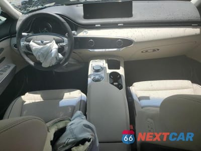 Zdjęcie 8 z 13 samochodu: 2023 GENESIS GV70 2.5T STANDARD VIN:KMUMADTB8PU111401 - miniatura