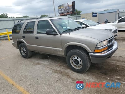 Czwarte zdjęcie samochodu z boku: 1998 CHEVROLET BLAZER VIN:1GNDT13W7W2254520 - miniatura
