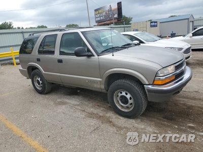 Czwarte zdjęcie samochodu z boku: 1998 CHEVROLET BLAZER VIN:1GNDT13W7W2254520 - miniatura