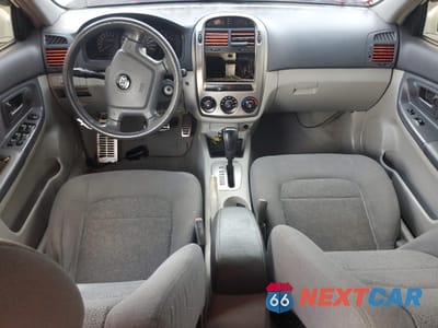 Zdjęcie 8 z 15 samochodu: 2005 KIA SPECTRA5 VIN:KNAFE161155077310 - miniatura