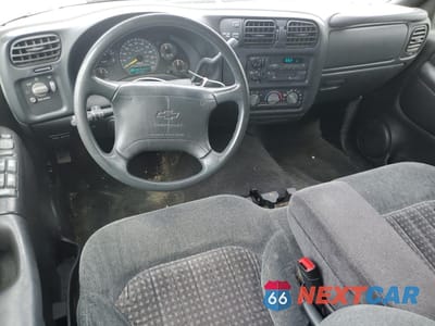 Zdjęcie 8 z 13 samochodu: 1998 CHEVROLET BLAZER VIN:1GNDT13W7W2254520 - miniatura