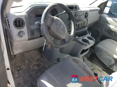 Zdjęcie 8 z 13 samochodu: 2013 FORD ECONOLINE E350 SUPER DUTY CUTAWAY VAN VIN:1FDWE3FL5DDA62714 - miniatura