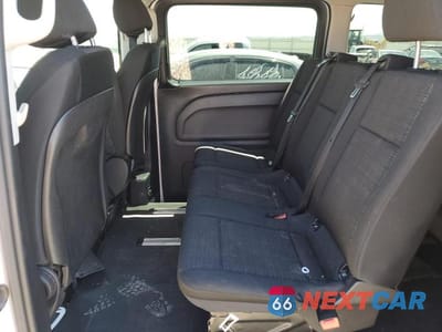 Zdjęcie 11 z 13 samochodu: 2016 MERCEDES BENZ METRIS VIN:WD4PG2EE2G3162673 - miniatura