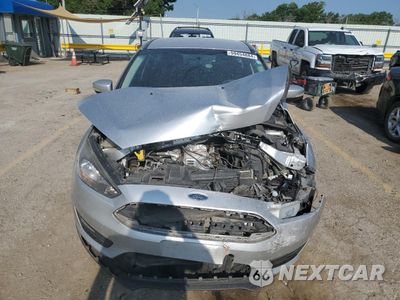 Piąte zdjęcie samochodu w środku: 2016 FORD FOCUS SE VIN:1FADP3KE8GL225322 - miniatura