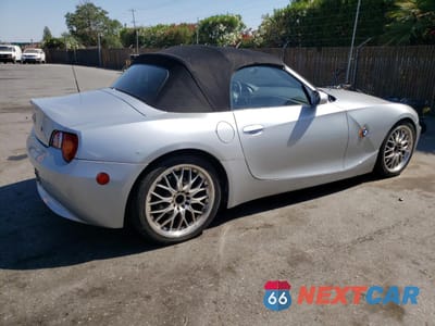 Trzecie zdjęcie samochodu z tyłu: 2003 BMW Z4 2.5 VIN:4USBT33413LS46942 - miniatura
