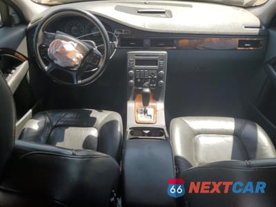 Zdjęcie 8 z 15 samochodu: 2010 VOLVO V70 3.2 VIN:YV1960BW9A1146359 - miniatura