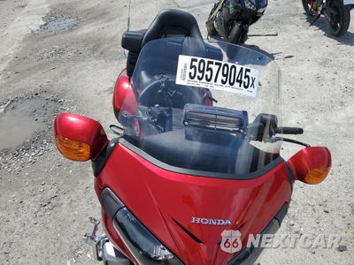 Piąte zdjęcie samochodu w środku: 2017 HONDA GL1800 VIN:JH2SC68G8HK500399 - miniatura