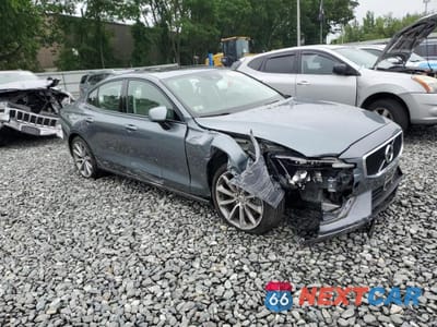 Czwarte zdjęcie samochodu z boku: 2021 VOLVO S60 T6 MOMENTUM VIN:7JRA22TK1MG092581 - miniatura