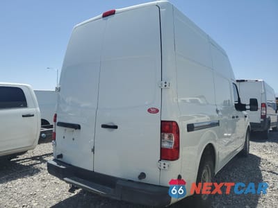 Trzecie zdjęcie samochodu z tyłu: 2018 NISSAN NV 2500 S VIN:1N6AF0LY0JN816308 - miniatura