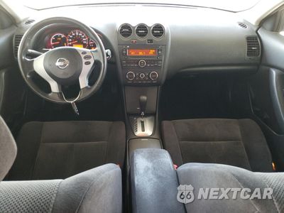 Zdjęcie 8 z 14 samochodu: 2008 NISSAN ALTIMA HYBRID VIN:1N4CL21E98C290619 - miniatura
