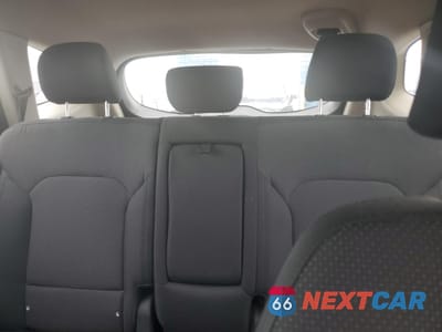 Zdjęcie 10 z 14 samochodu: 2014 KIA RONDO VIN:KNAHT8A33E7018392 - miniatura