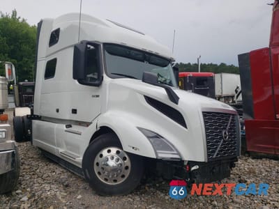 2025 VOLVO VN VNL 4V4NC9EH3SN694743 - główne zdjęcie licytacji z USA - miniatura