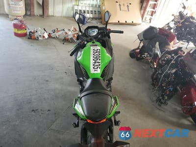 Zdjęcie 6 z 10 samochodu: 2020 KAWASAKI EX650 N VIN:ML5EXEN12LDA09714 - miniatura