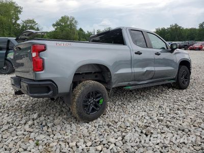 Trzecie zdjęcie samochodu z tyłu: 2019 CHEVROLET SILVERADO K1500 TRAIL BOSS CUSTOM VIN:1GCRYCEH2KZ239483 - miniatura