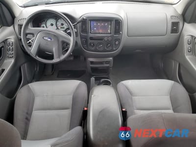 Zdjęcie 8 z 15 samochodu: 2003 FORD ESCAPE XLS VIN:1FMYU92143KC66272 - miniatura