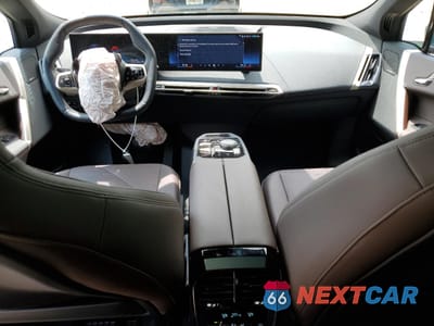 Zdjęcie 8 z 15 samochodu: 2025 BMW IX XDRIVE50 VIN:WB523CF08SCS88209 - miniatura