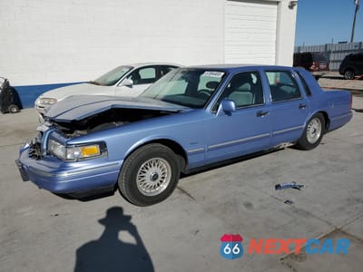 1995 LINCOLN TOWN CAR SIGNATURE 1LNLM82W4SY618651 - główne zdjęcie licytacji z USA - miniatura
