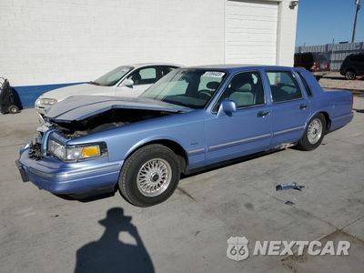 1995 LINCOLN TOWN CAR SIGNATURE 1LNLM82W4SY618651 - główne zdjęcie licytacji z USA - miniatura