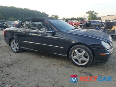 Czwarte zdjęcie samochodu z boku: 2004 MERCEDES-BENZ CLK 500 VIN:WDBTK75G04T011752 - miniatura