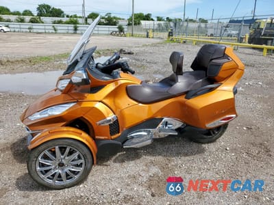 Trzecie zdjęcie samochodu z tyłu: 2014 CAN-AM SPYDER ROADSTER RT VIN:2BXNBDD18EV005977 - miniatura