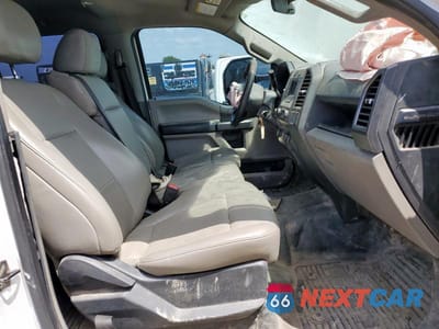 Piąte zdjęcie samochodu w środku: 2022 FORD F350 SUPER DUTY UTILITY / SERVICE TRUCK VIN:1FD8W3HT8NEC61593 - miniatura