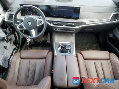 Zdjęcie 8 z 15 samochodu: 2024 BMW X7 XDRIVE40I VIN:5UX23EM00R9S72496 - miniatura