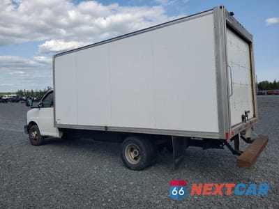 Drugie zdjęcie samochodu z przodu: 2014 GMC SAVANA CUTAWAY G3500 VIN:1GD374BG8E1171456 - miniatura
