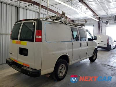 Trzecie zdjęcie samochodu z tyłu: 2018 CHEV EXPRESS G2500 VIN:1GCWGAFP9J1198380 - miniatura