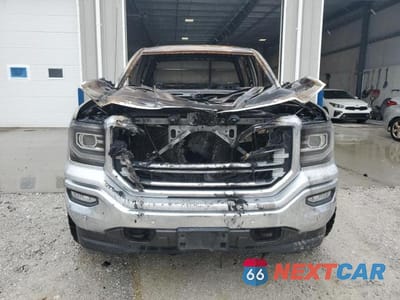 Piąte zdjęcie samochodu w środku: 2018 GMC SIERRA K1500 SLT VIN:3GTU2NEJ4JG283901 - miniatura