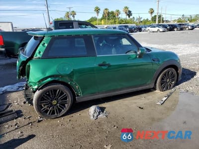 Trzecie zdjęcie samochodu z tyłu: 2022 MINI COOPER SE VIN:WMW13DJ09N2R10207 - miniatura