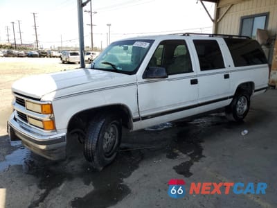 1995 CHEVROLET SUBURBAN C1500 3GNEC16K0SG117126 - główne zdjęcie licytacji z USA - miniatura